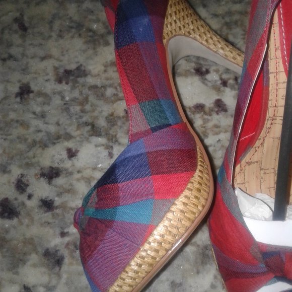 New Mixed Color Wood Open Toe Sandels - Picture 4 of 4